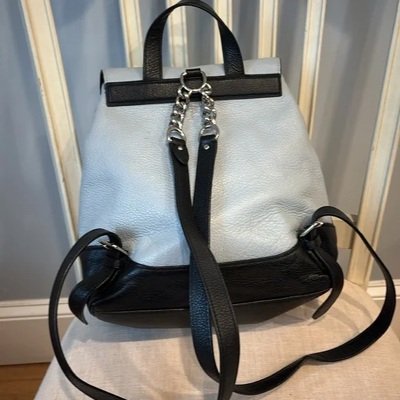 💙🖤Coach Backpack w/adjustable straps - Picture 5 of 11